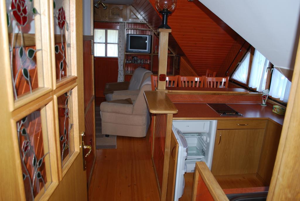 Apartma Mihovc Камнік Номер фото